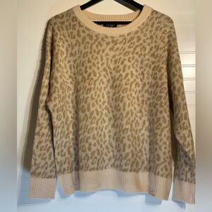 Women size 2X Jessica Simpson fuzzy crew neck sweater in scattered leopard print
